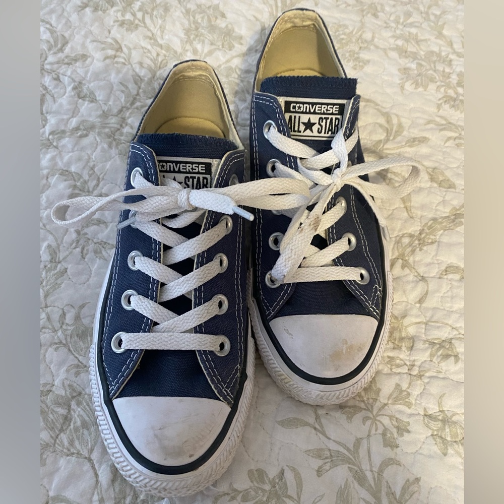 Converse All Star Navy size 6 women’s